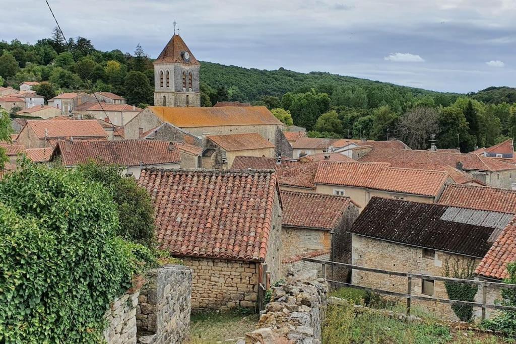 Villa Gite Coquille Saint Jacques à Nanteuil-en-Vallée Extérieur photo